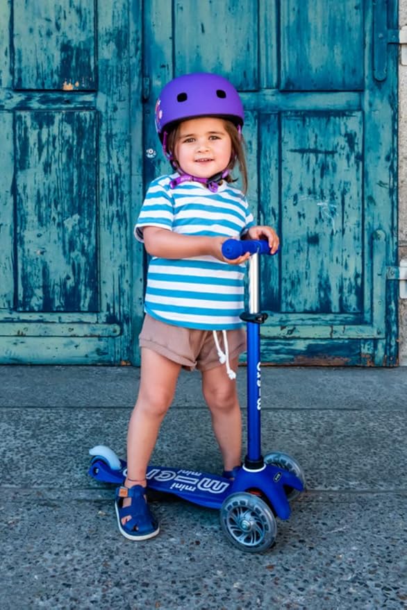 Micro Kickboard Mini Deluxe LED Three-Wheeled Lean-to-Steer Swiss-Designed Micro Scooter